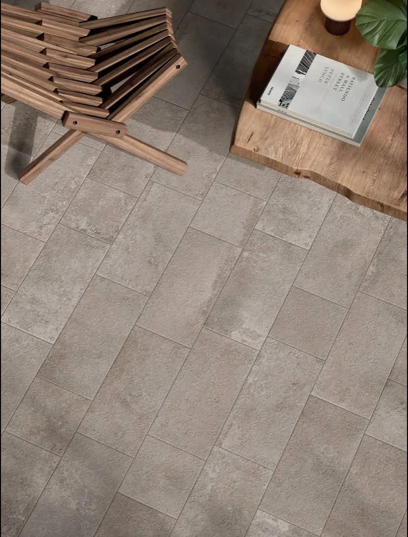 Elios Ceramica · Brooklyn Taupe · Raumbeispiel